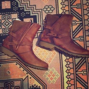 Teva boots